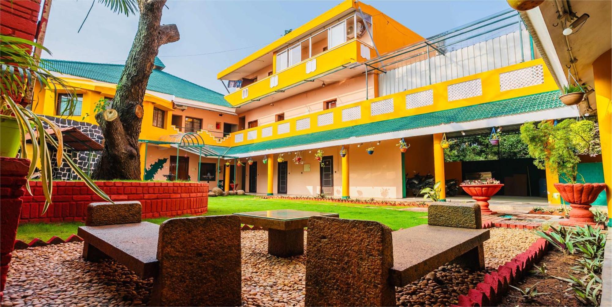 La Courtyard Hotell Pondicherry Exteriör bild