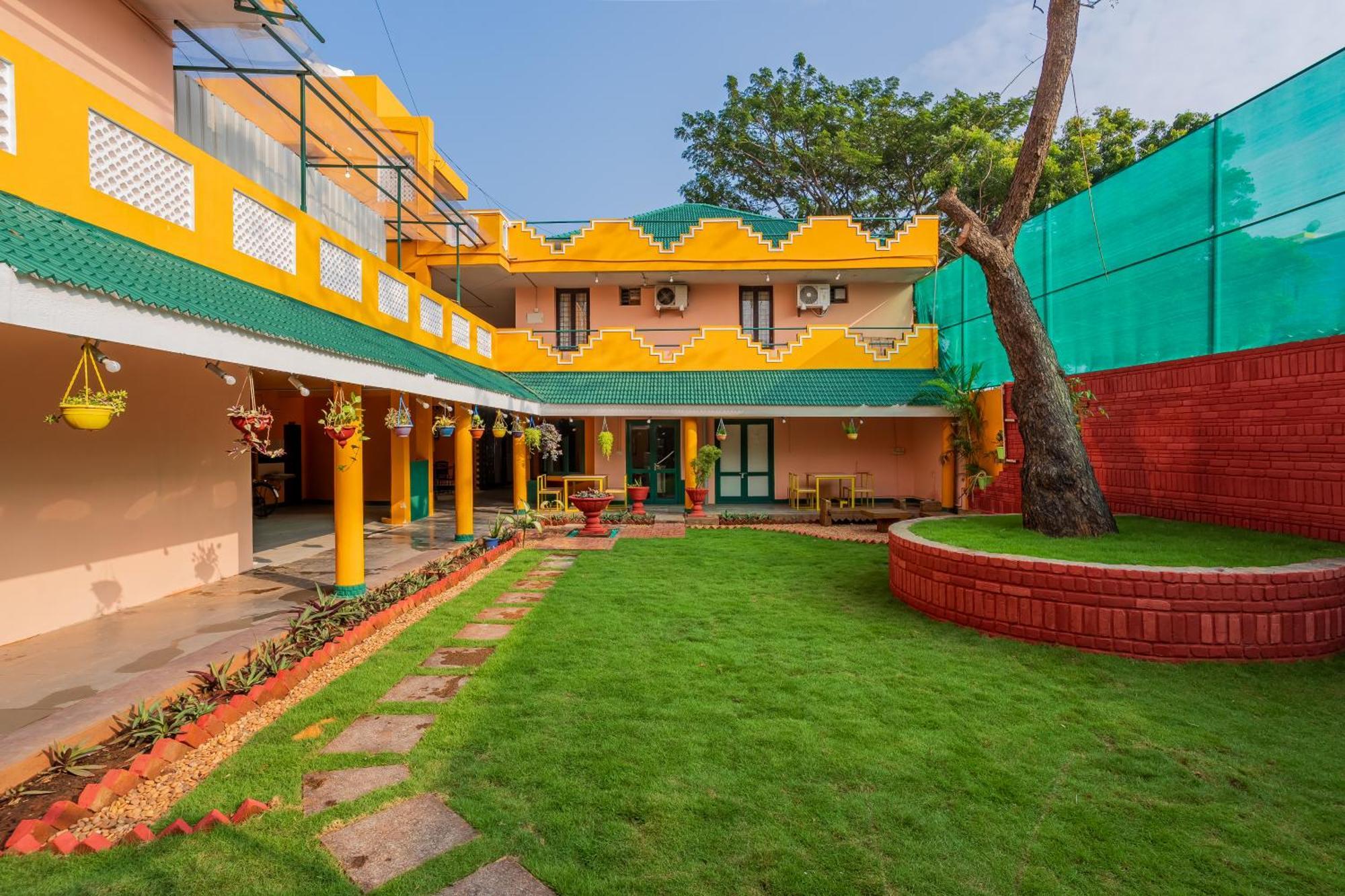 La Courtyard Hotell Pondicherry Exteriör bild